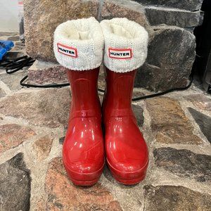 Hunter Original Short Gloss - Red Rain Boots plus Hunter 6 Stitch Boot Sock